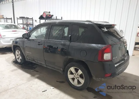 2015 Jeep Compass Sport z USA, uszkodzony, nr VIN 1C4NJDBB2FD317014